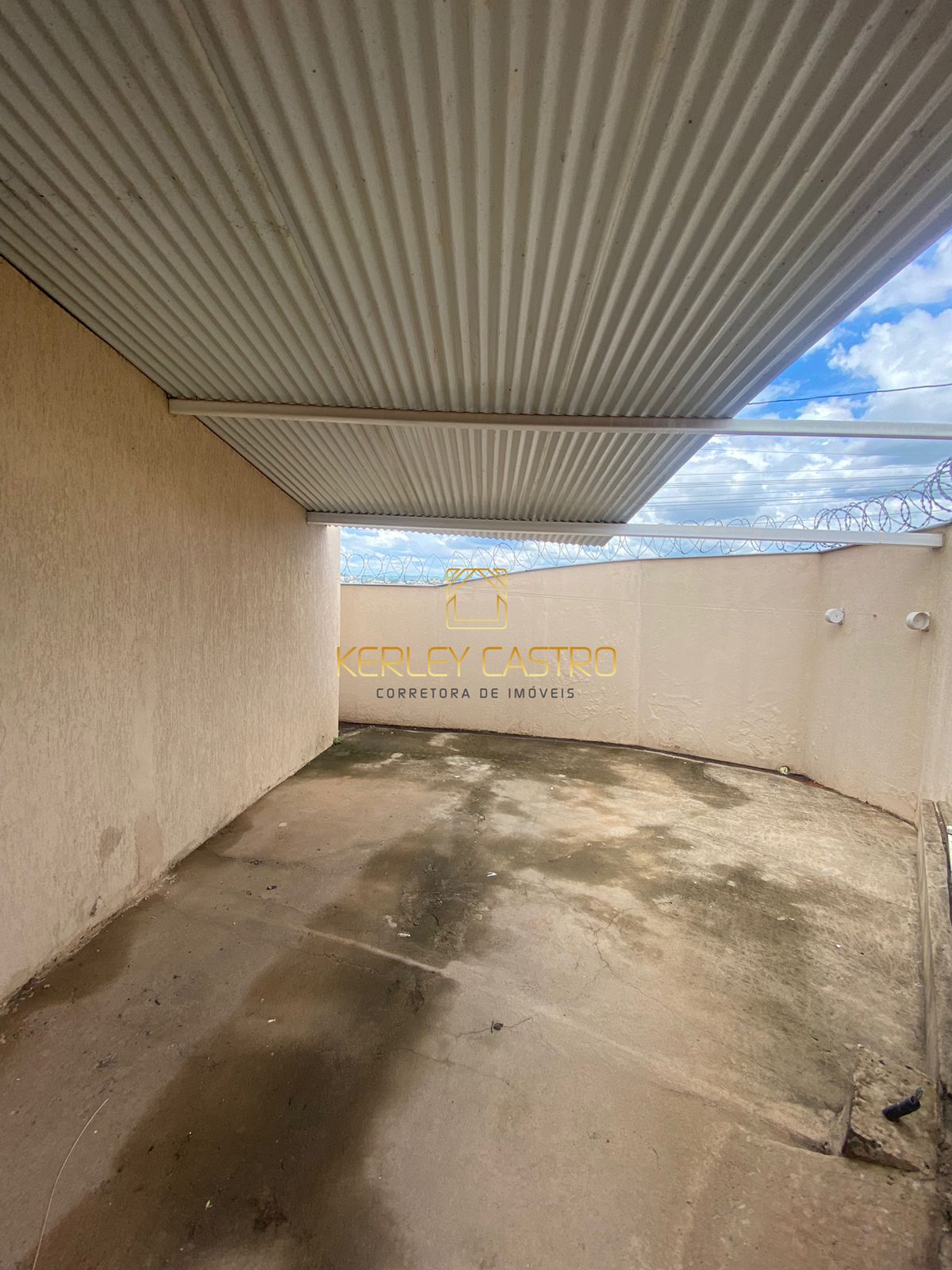 VENDO APARTAMENTO COM SUÍTE NO BAIRRO N.S FÁTIMA